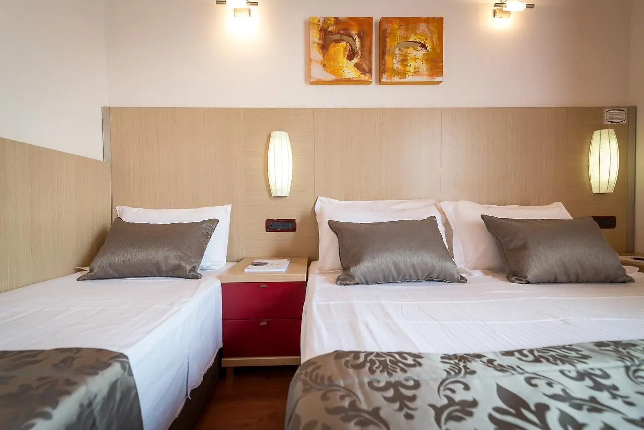 ביביונה Hotel Villa Angelina 3*,
