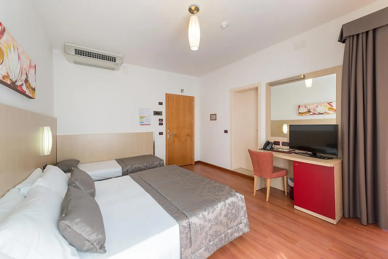 ביביונה Hotel Villa Angelina